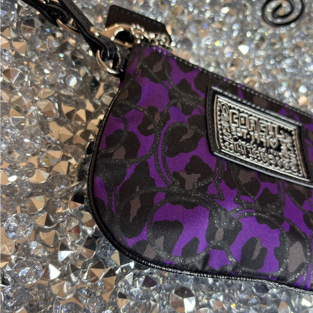 Coach Poppy purple ocelot leopard pattern wristlet EUC - Picture 9 of 10